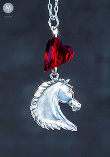 Limitovaná kolekce se Swarovski - červené srdce a Carino