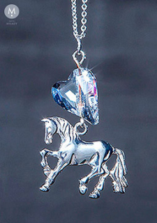 Limitovaná kolekce se Swarovski - křišťálově bílé srdce a kůň Choper